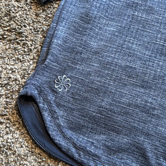 Nike Yoga Men’s Training long sleeve shirt NWT - Picture 3 of 5